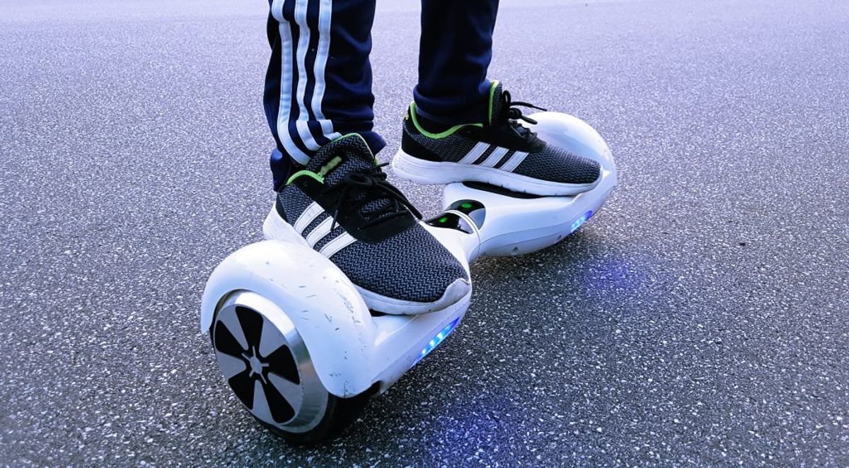 Du må højst køre 20 kilometer i timen på segboards eller elektriske skateboards. Foto: Colourbox
