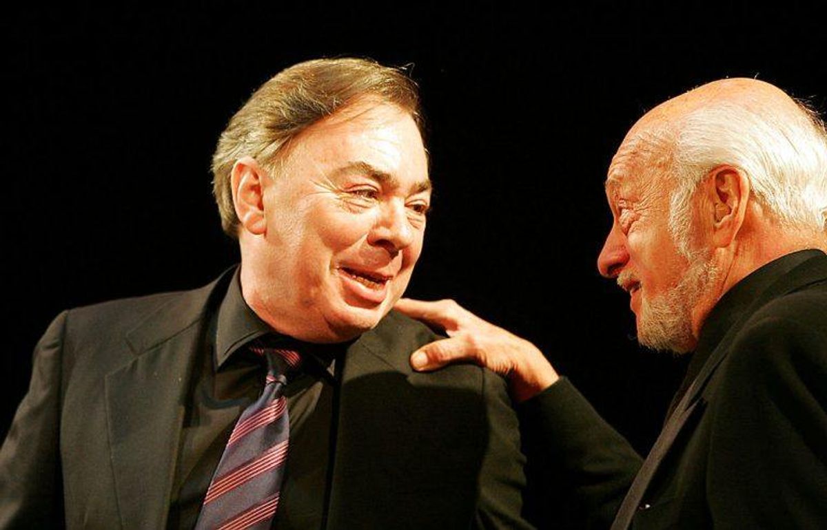 Hal Prince er død i en alder af 91 år. På billedet ses Harold Prince (til venstre) og komponist Andrew Lloyd Webber. (Arkivfoto). Foto: Seth Wenig/Reuters