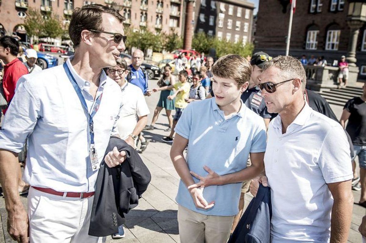 Prins Joachim, Tom Kristensen og prins Felix Jensen under Copenhagen Historic Grand Prix’ åbningsreception på Københavns Rådhus, fredag den 3. august 2018. Copenhagen Historic Grand Prix er et racerløb, der afvikles en gang årligt på Bellahøj i København. Løbet finder sted den 4. til den 5. august 2018.. (Foto: Mads Claus Rasmussen/Ritzau Scanpix)