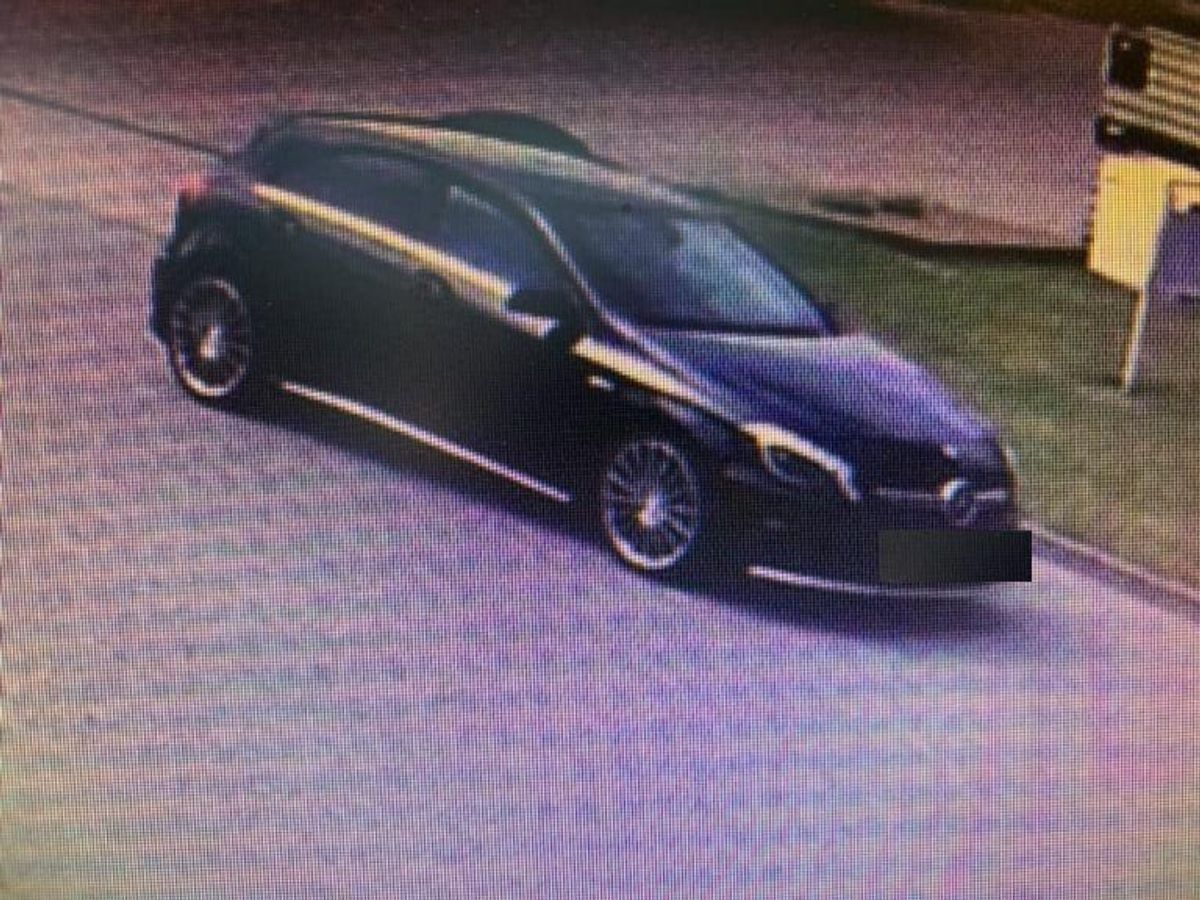 Biltyven blev sat af i denne bil, som overvågningen også fangede. Foto: privat