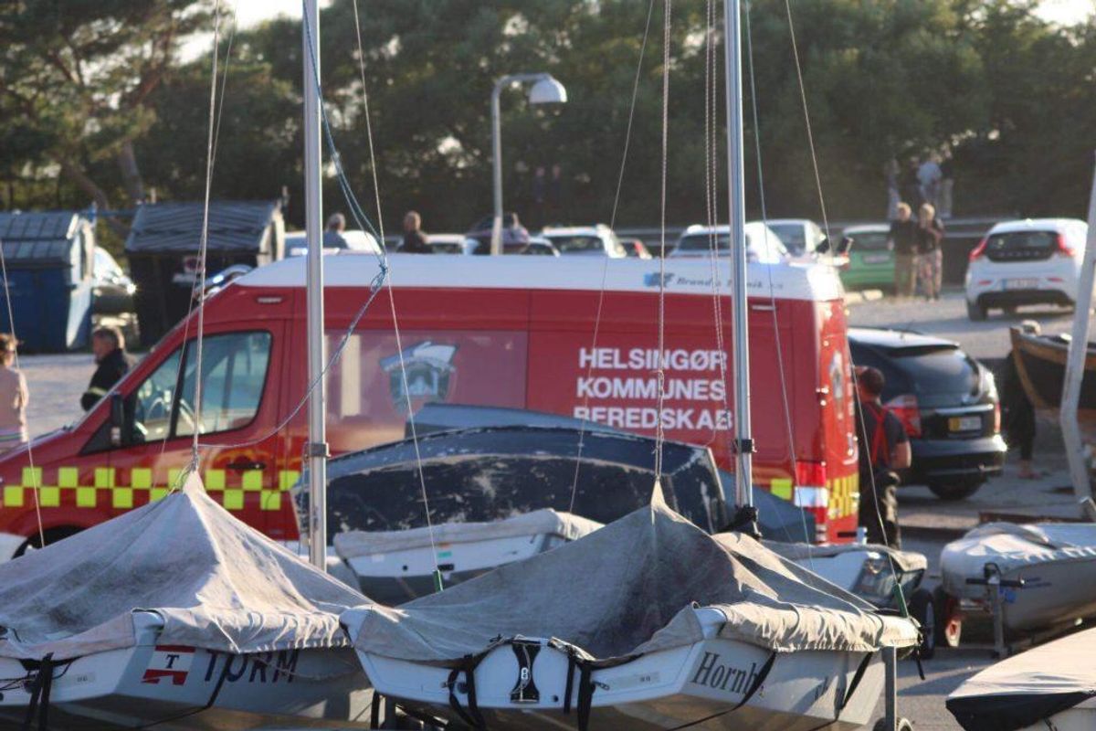 En mor og hendes datter måtte hentes med helikopter. KLIK FOR FLERE BILLEDER. Foto: Presse-fotos.dk