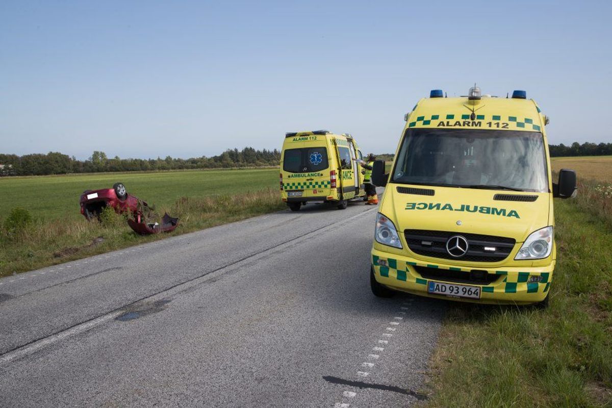 Politiet er massivt til stede efter den voldsomme dødsulykke. KLIK VIDERE FOR FLERE BILLEDER. Foto: Rasmus Skaftved