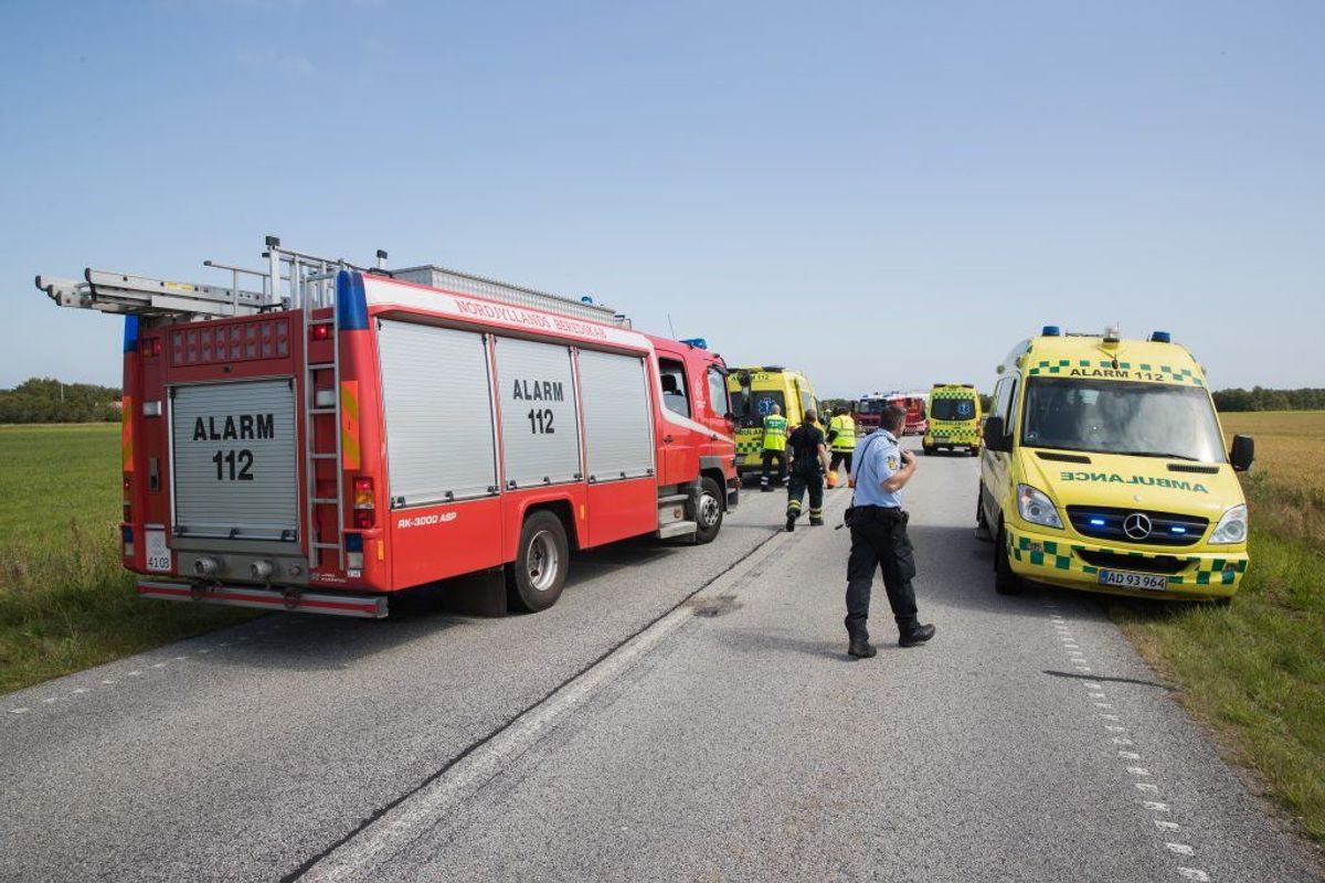 Politiet er massivt til stede efter den voldsomme dødsulykke. KLIK VIDERE FOR FLERE BILLEDER. Foto: Rasmus Skaftved