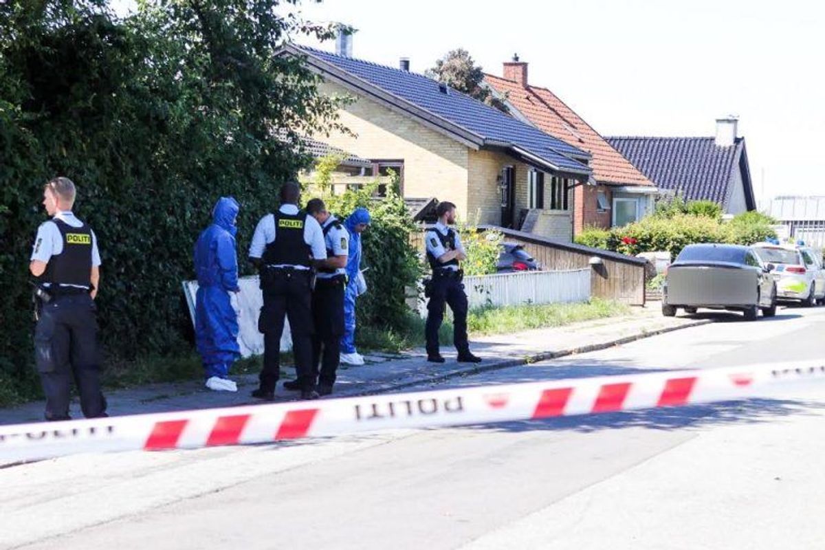 Sådan så der ud i Søborg 30. juni. Nu er en person anholdt. KLIK for flere billeder. Foto: Presse-fotos.dk.