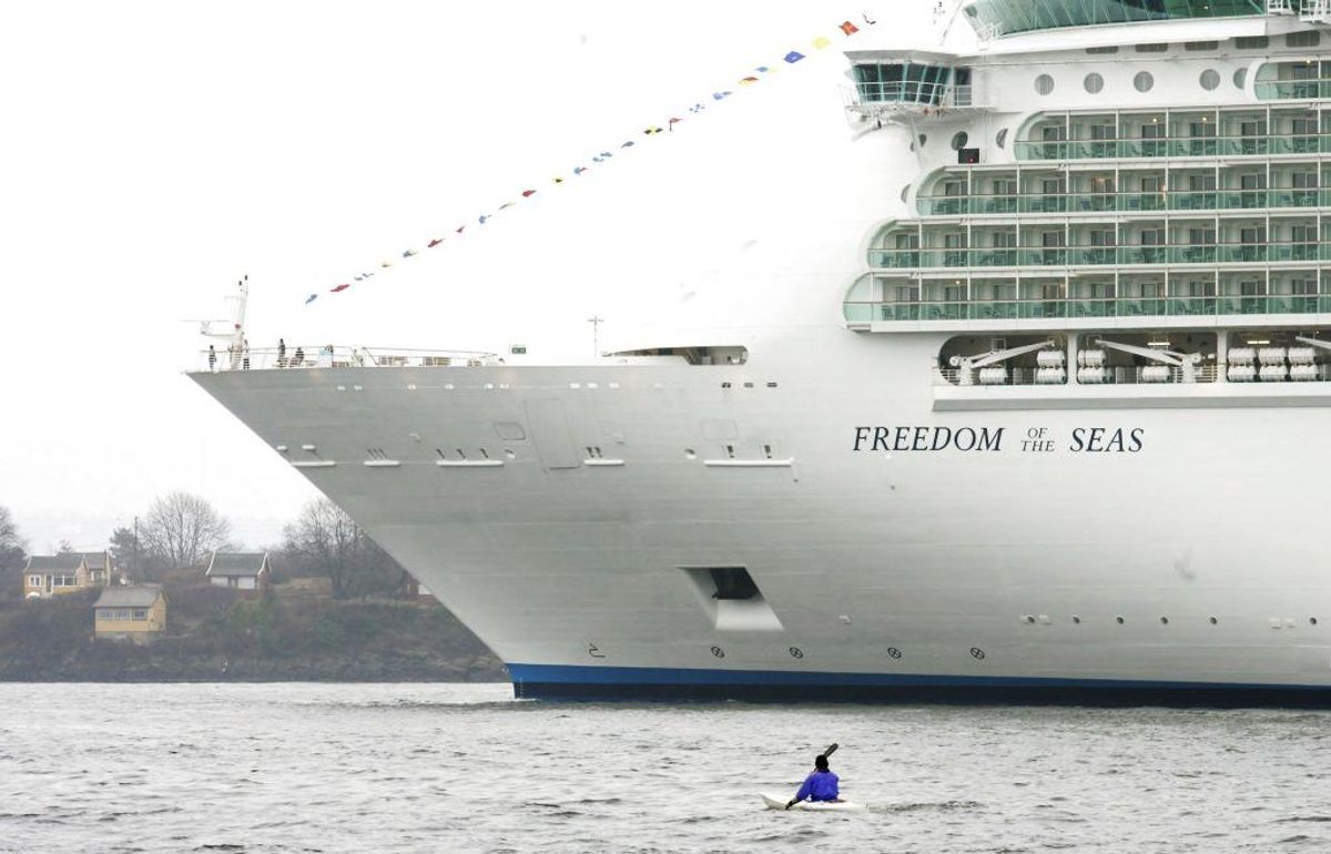 Det var fra 11. etage på krydstogtskibet Freedom of The Seas, hvorfra pigen faldt. Cornelius Poppe / SCANPIX
