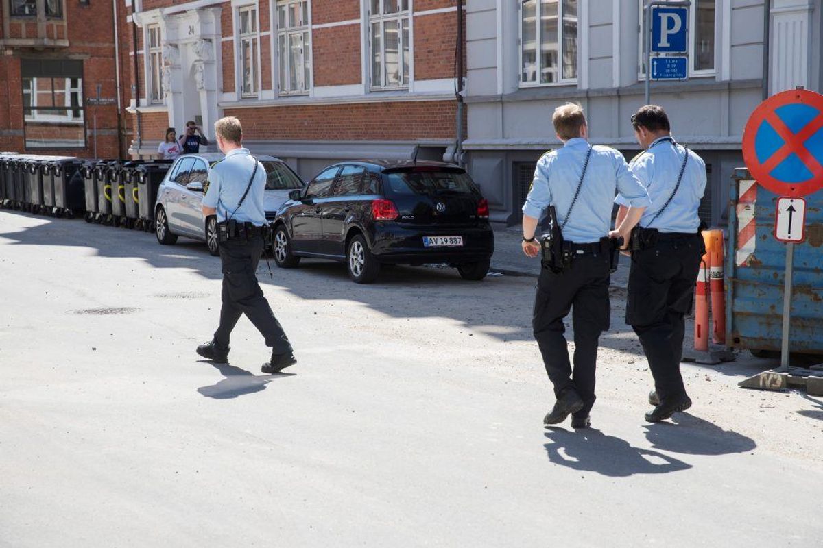 Politiet var massivt til stede som følge af knivstikkeriet. KLIK VIDERE FOR FLERE BILLEDER. Foto: Rasmus Skaftved