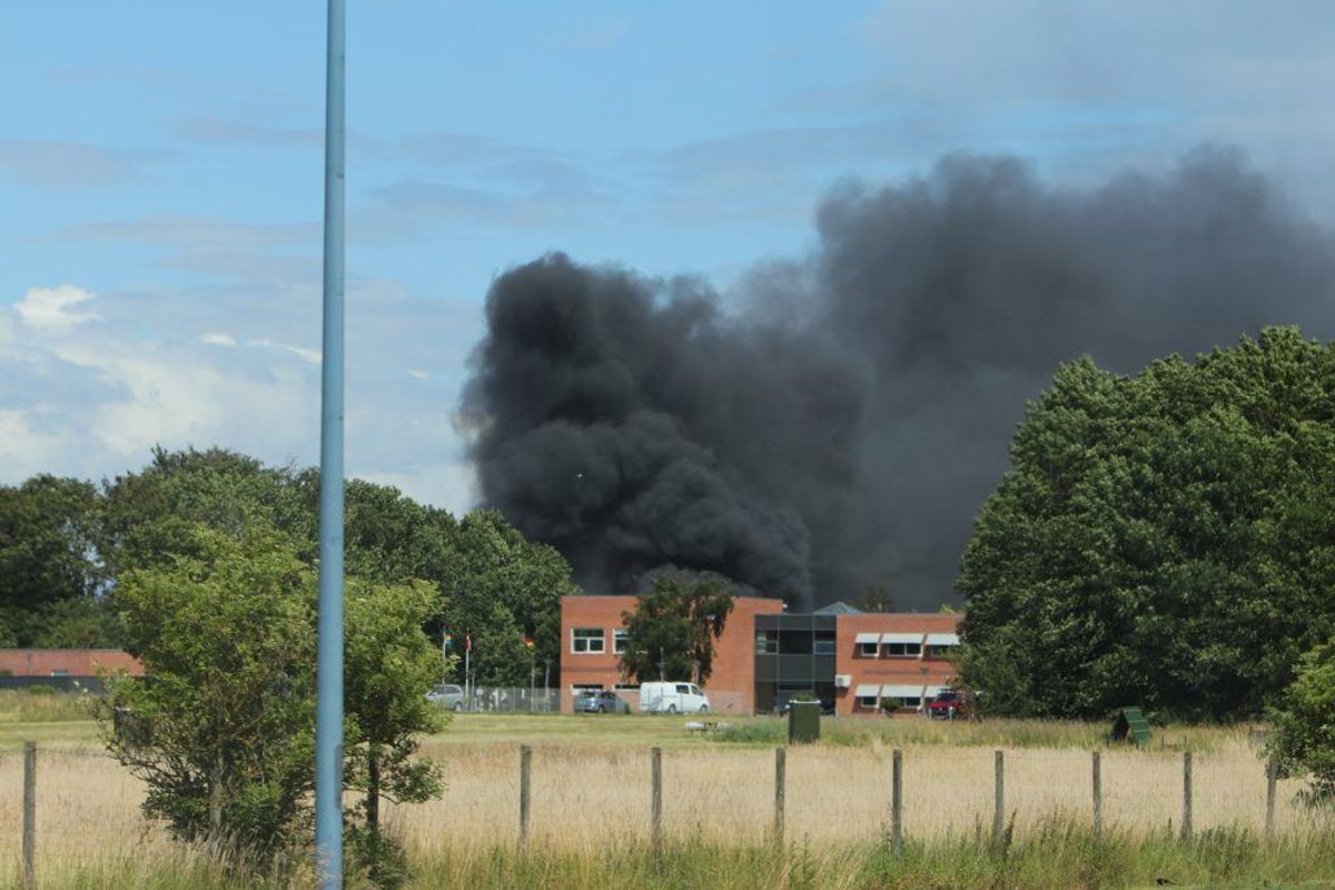 Hovedstadens Beredskab er massivt til stede. KLIK VIDERE FOR FLERE BILLEDER. Foto: Presse-fotos.dk