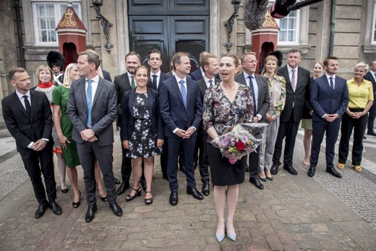 Da statsminister Mette Frederiksen (S) torsdag præsenterede sin nye regering foran Amalienborg, fastslog hun, at den allerførste opgave bliver at sikre “en ret til tidligere pension for nedslidte”. Foto: Mads Claus Rasmussen/Scanpix