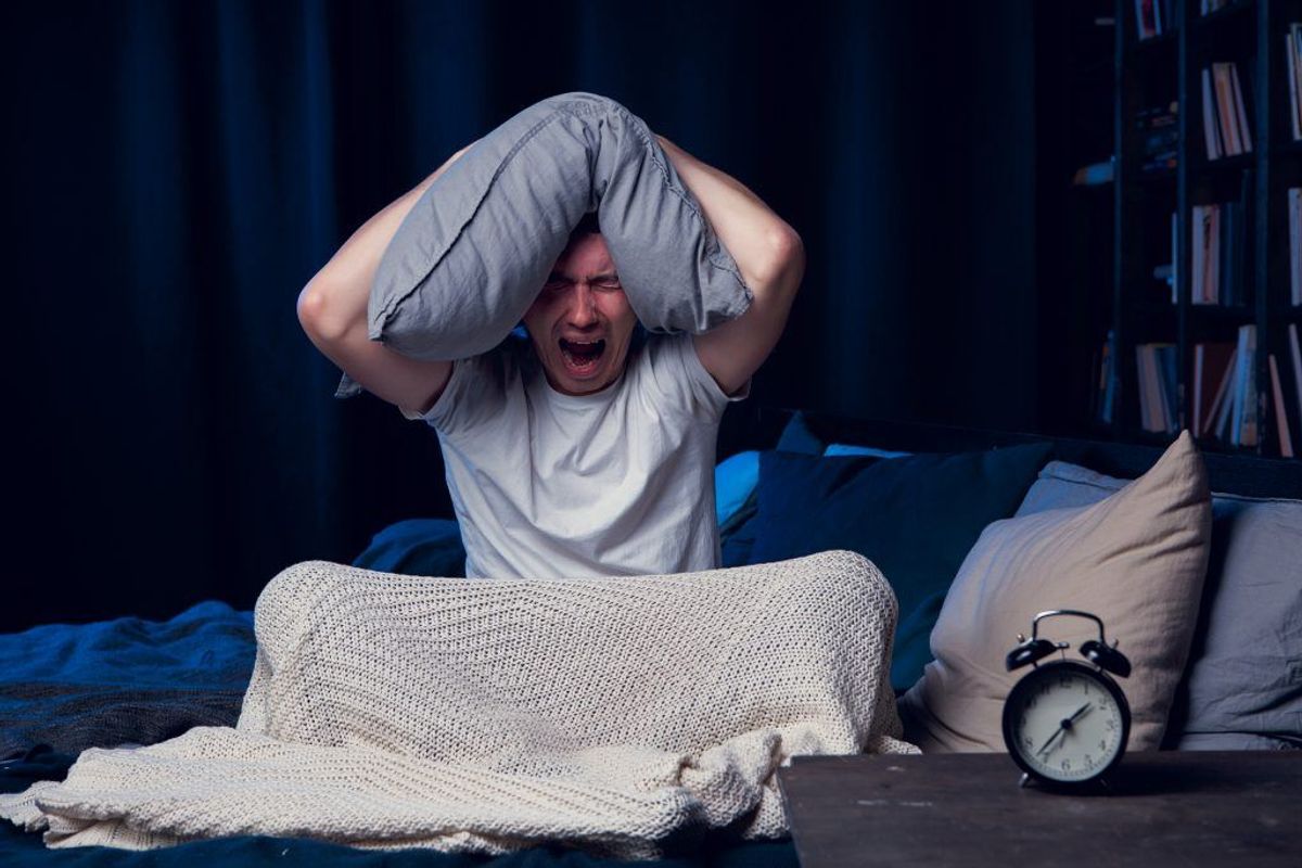 Gå senere i seng. Det skaber et større søvnpres, så man letter falder i søvn. (Foto: Shutterstock)