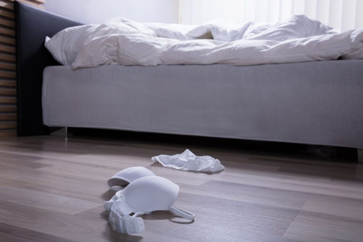Jo mindre tøj, jo bedre. Også når det er varmt. (Foto: Shutterstock)