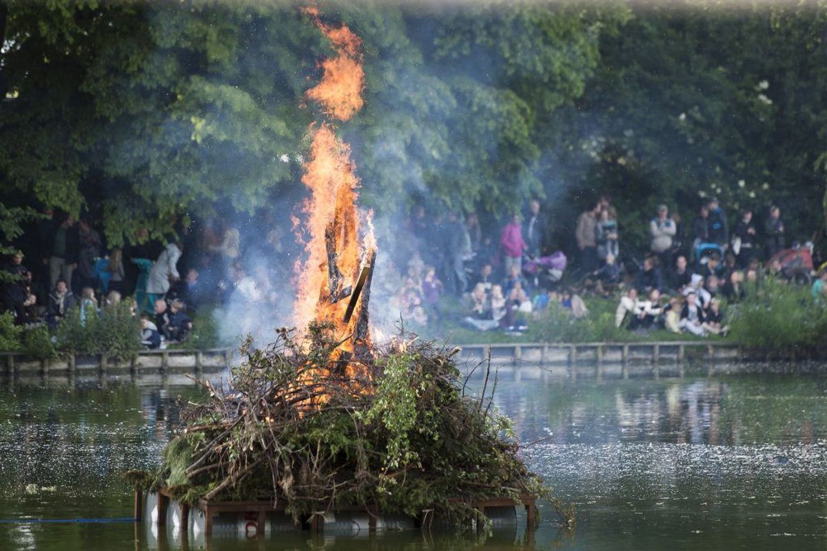 2014: Blandet vejr, men generelt var det køligt og overskyet de fleste steder. Den sydvestlige del af landet blev ramt af byger. (Foto: Simon Skipper/Ritzau Scanpix)