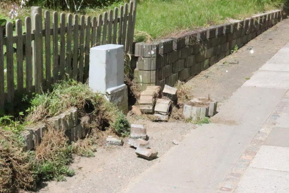 Tre biler stødte lørdag eftermiddag sammen. KLIK for flere billeder. Foto: Øxenholt Foto.