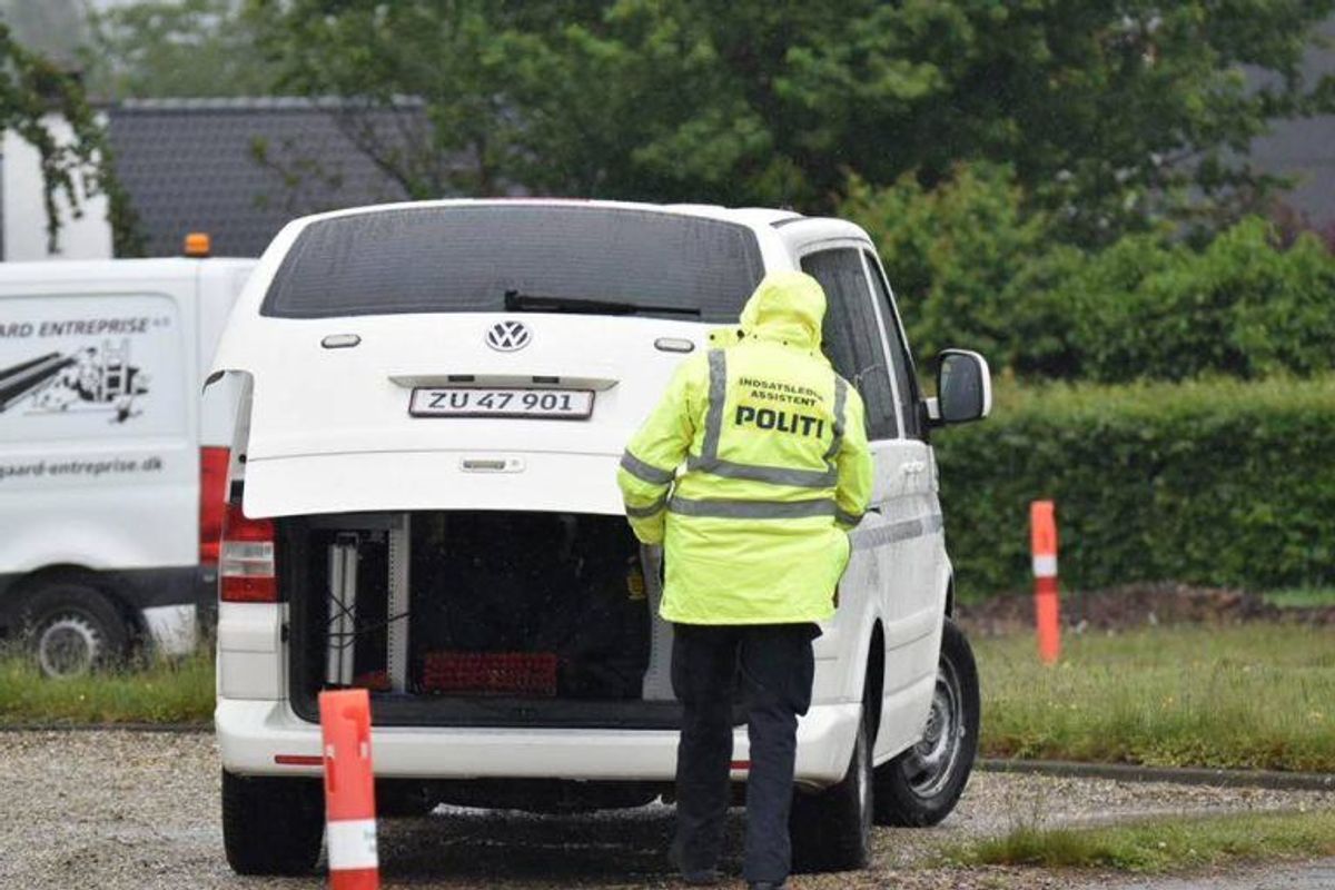 En cyklist er tirsdag død, efter at være kørt ind i en gummiged. KLIK for flere billeder. Foto: Presse-fotos.dk.
