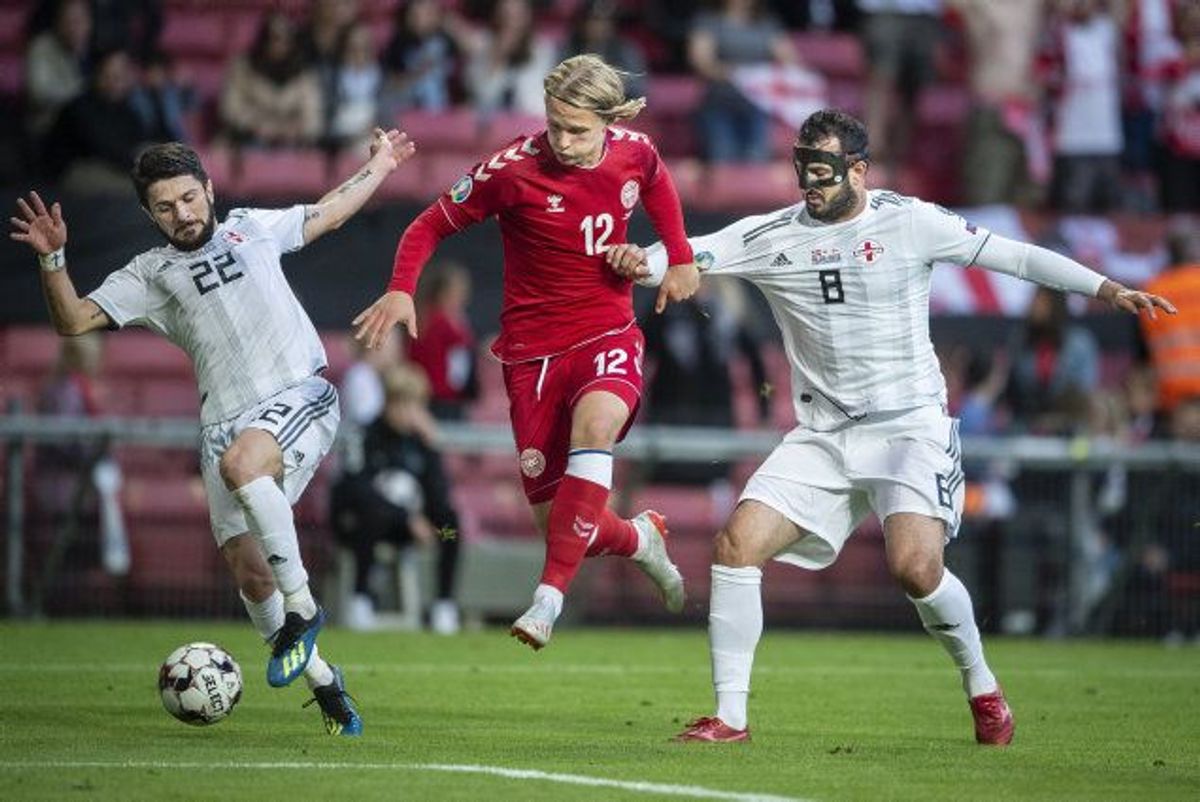 Danmarks Kasper Dolberg (i midten) scorede to gange i 5-1-sejren over Georgien. Foto: Liselotte Sabroe/Scanpix