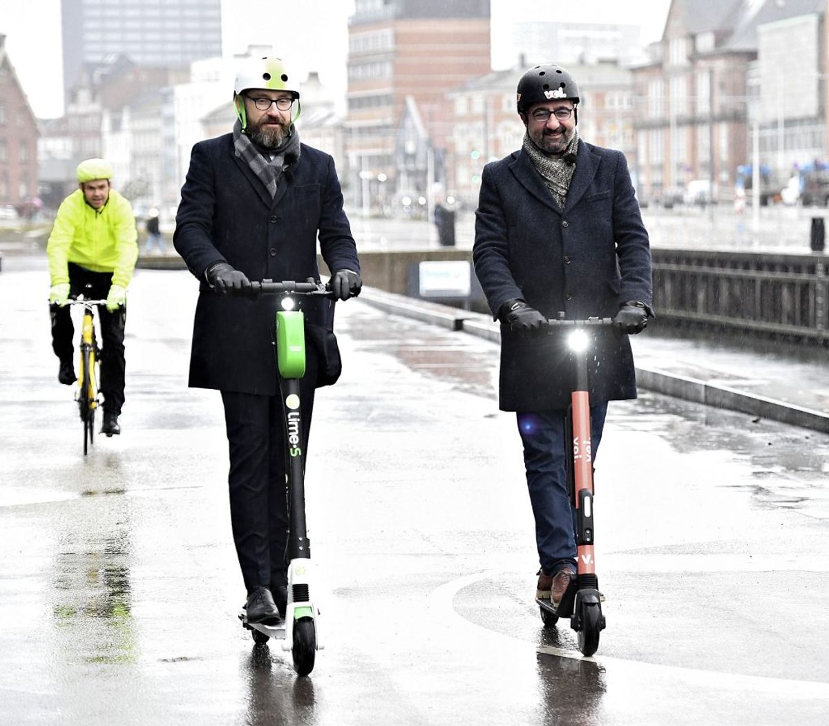 De elektriske løbehjul blev – som forsøg – gjort lovlige herhjemme den 17. januar. KLIK VIDERE OG SE, HVAD DER GÆLDER AF REGLER FOR DE NYE TRANSPORTMIDLER.. (Foto: Ernst van Norde/Scanpix)