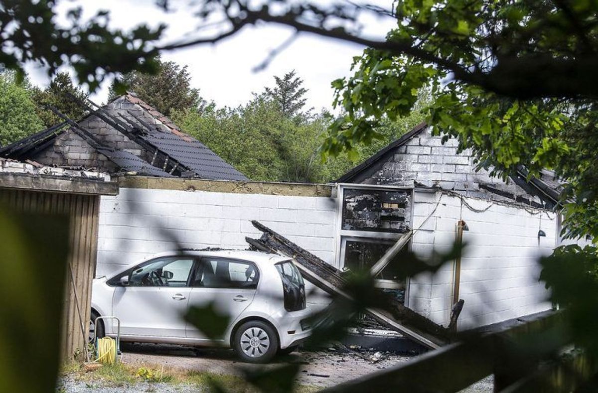 Branden blev anmeldt natten til tirsdag – KLIK FOR FLERE BILLEDER. (Foto: Scanpix)