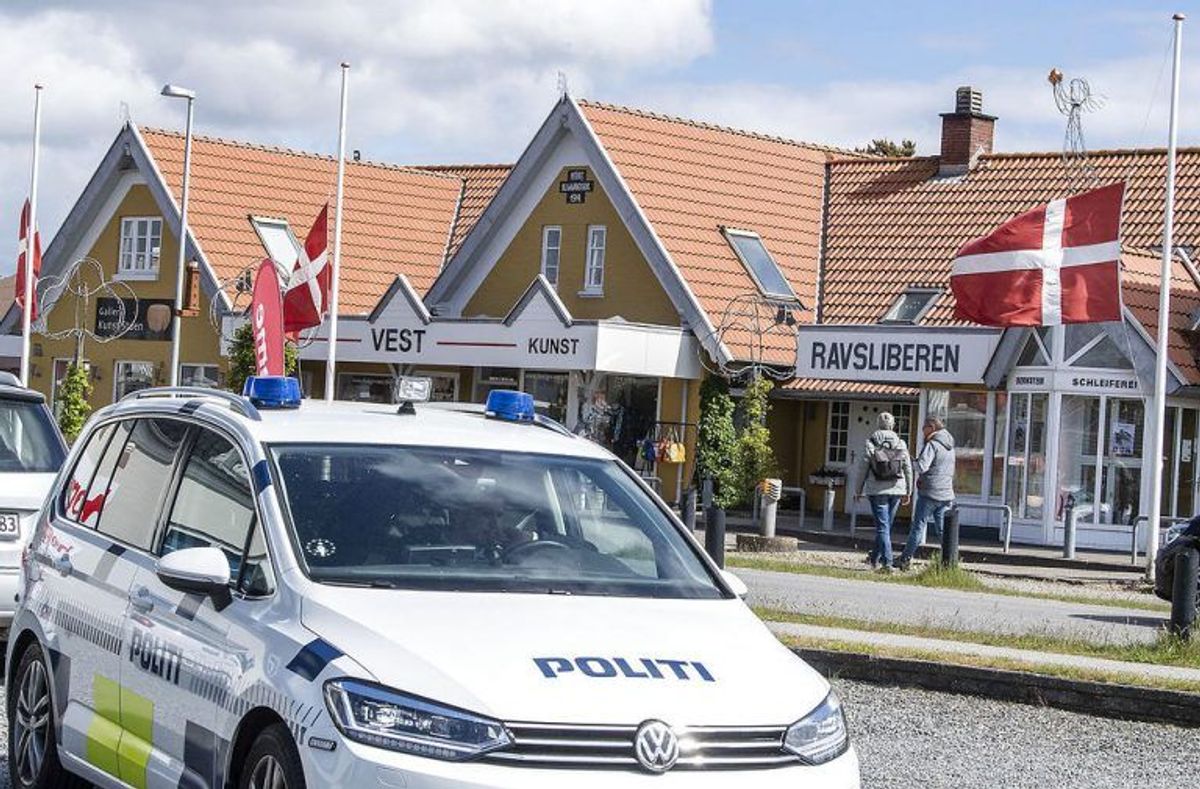 Branden blev anmeldt natten til tirsdag – KLIK FOR FLERE BILLEDER. (Foto: Scanpix)