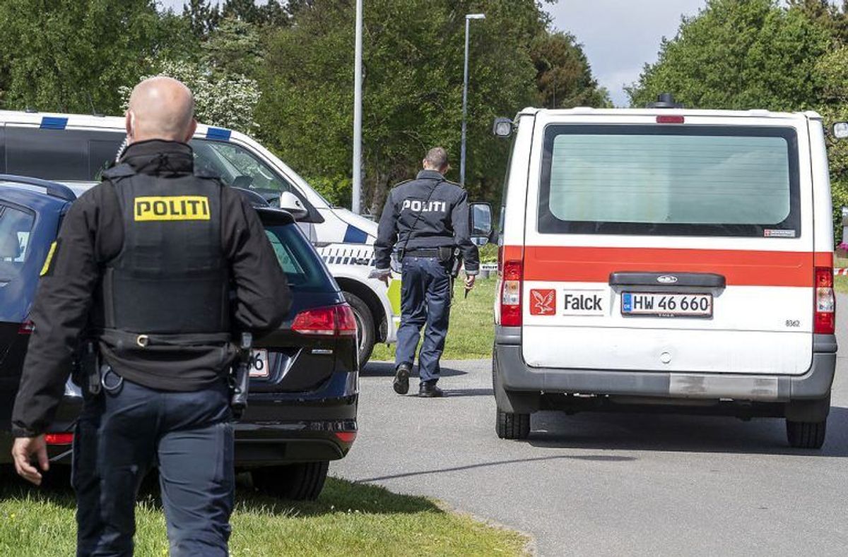 Branden blev anmeldt natten til tirsdag – KLIK FOR FLERE BILLEDER. (Foto: Scanpix)