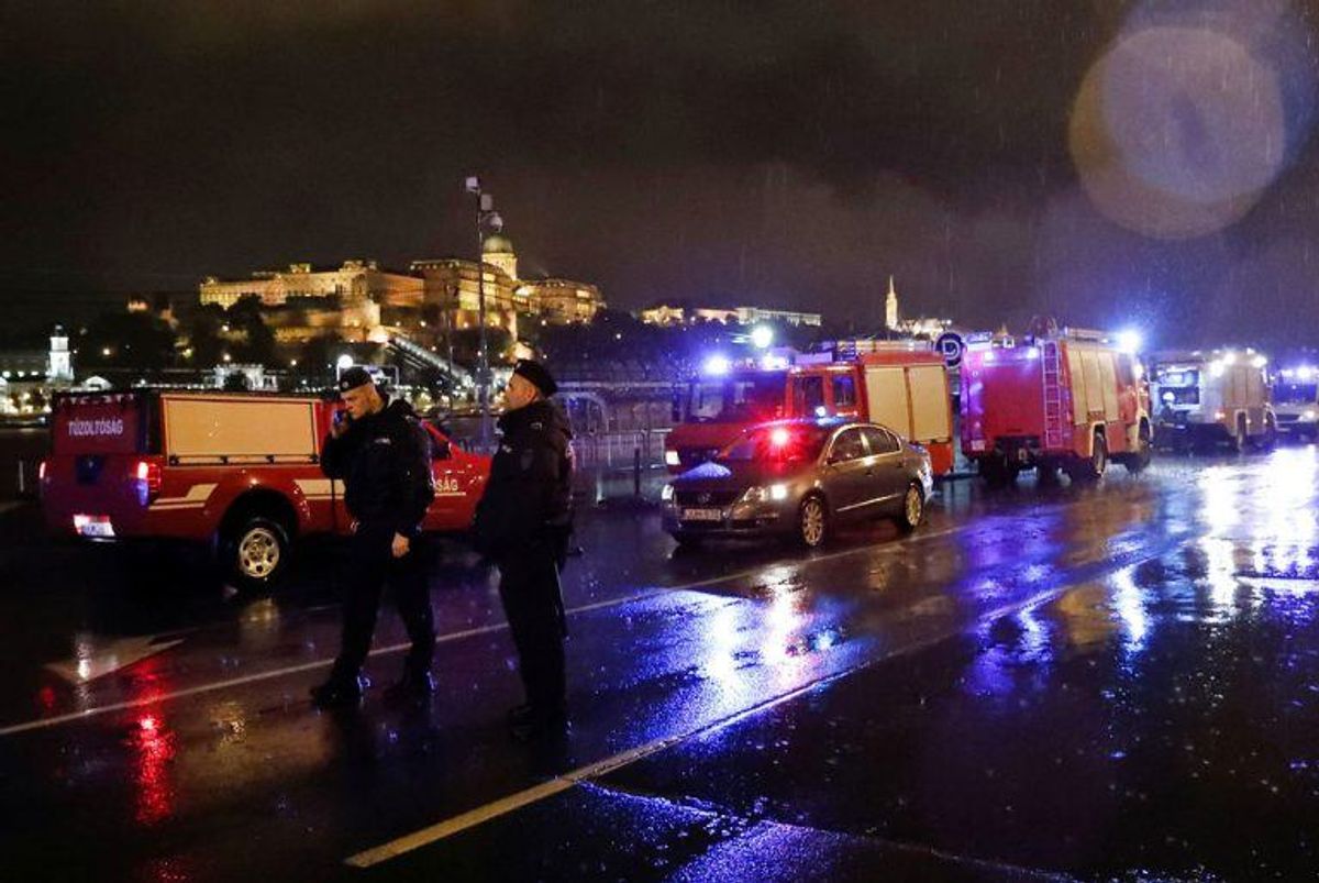 Al bådtrafik er indstillet på floden. KLIK FOR FLERE BILLEDER. (Foto: Scanpix)
