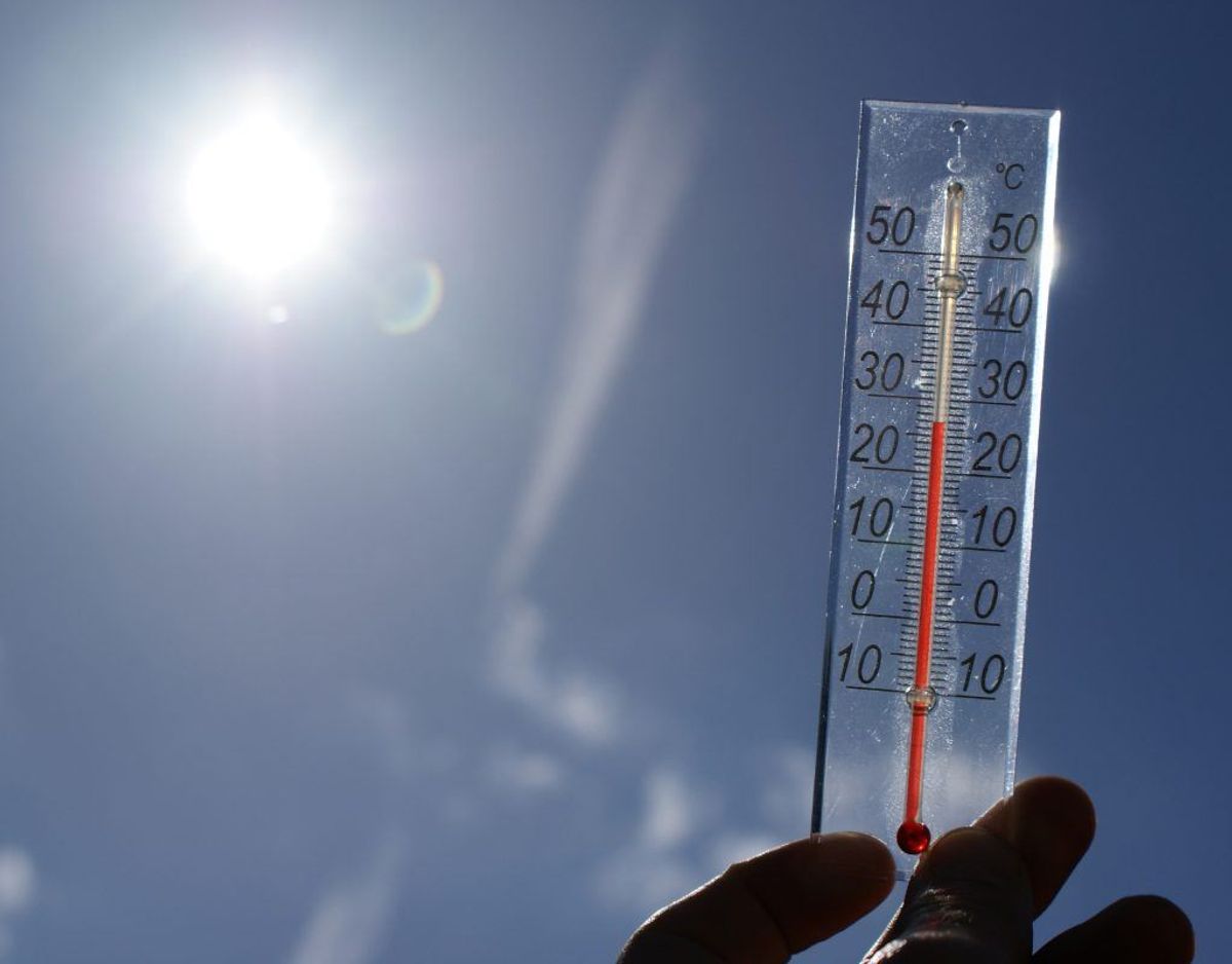 I juli ender gennemsnittemperaturen sandsynligvis lidt over normalen, mens nedbørsmængden på landsplan ser ud at ende lidt under normalen.