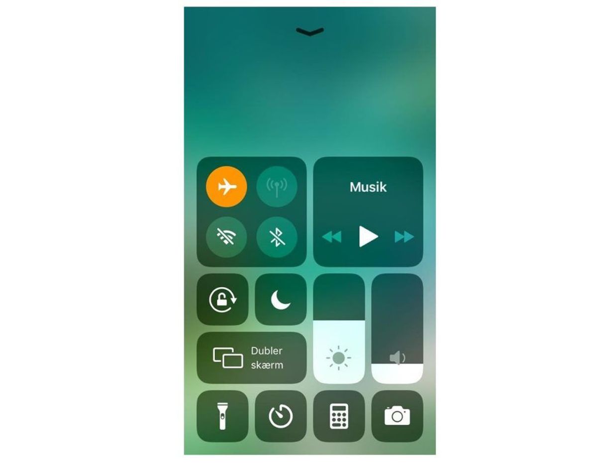 Hvis man skifter til flytilstand, når man lader sin iPhone op, sker opladningen langt hurtigere. Kilde: Reader’s Digest. Foto: Newsbreak.dk.