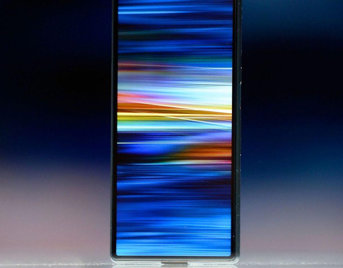 Der er forskellige motion effects på smartphones, og særligt på iPhones kan disse features være med til at gøre telefonen langsommere.
Det er eksempelvis effekter, hvor baggrunden bevæger sig separat ift. app-ikoner.
På iPhones kan du gøre det her: Indstillinger > Generelt > Tilgængelighed > Reducer bevægelse. Foto: Scanpix / Kilde: Netkablet.dk