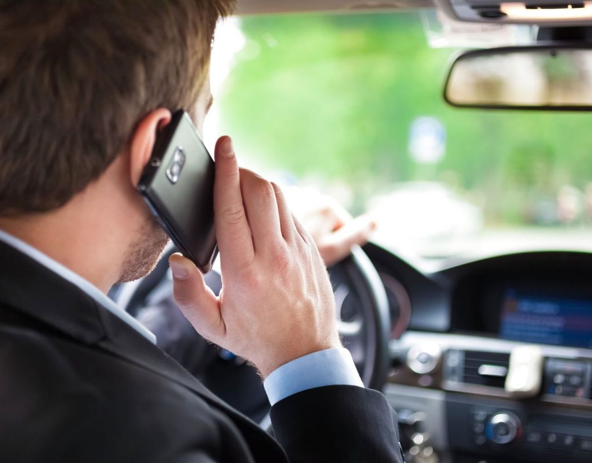 28 procent taler i håndholdt telefon. Foto: Scanpix