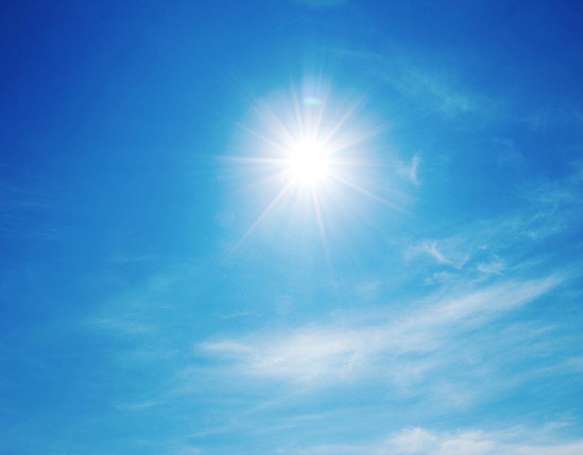 Det føles nærmest som sommer – og det varme vejr fortsætter ifølge DMI.