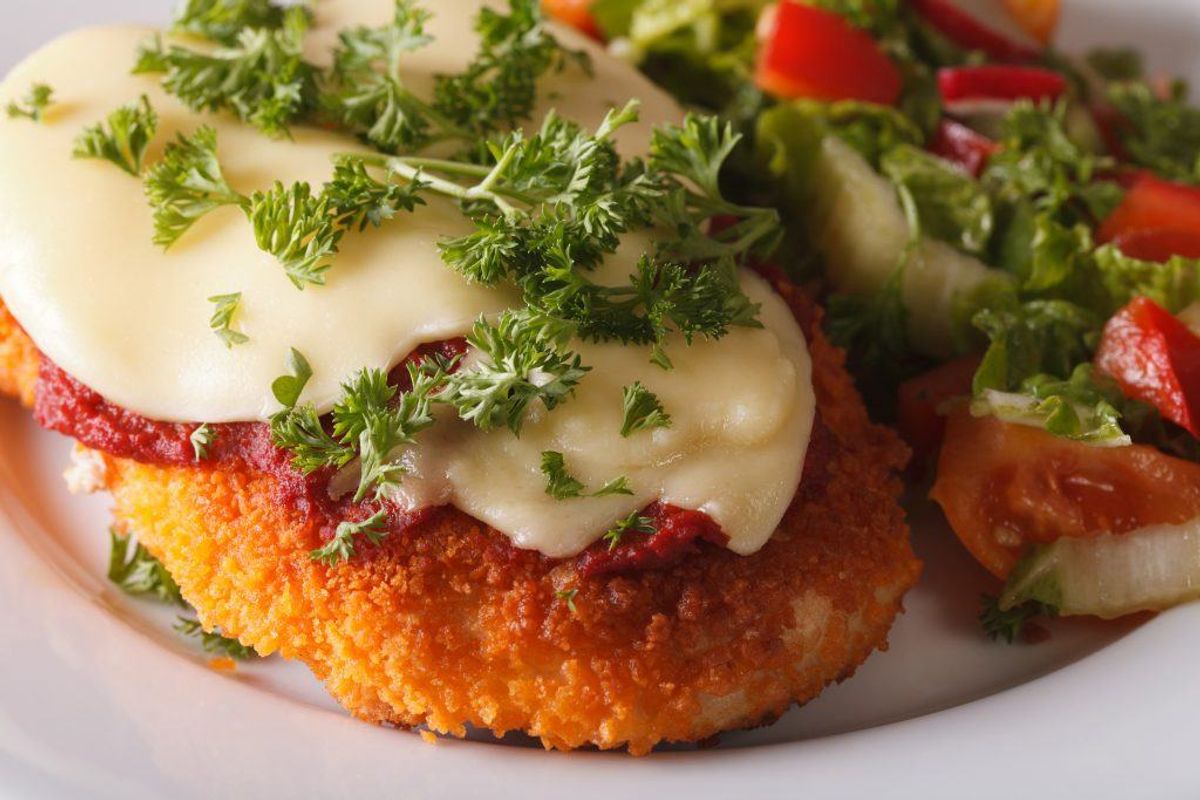 Problem: Kylling schnitzel med risiko for glassplinter
Produktnavn: Schnitzel Specialiteter 300 g, KUN varianten med kylling.
Produktionsdato: Alle
Holdbarhedsdato: Alle frem til 21.04.2019
Lot nr: Alle
Importør: ALDI
Produktionsvirksomhed: FLEISCH-KRONE FEINKOST GMBH
EAN nr.: 25068511
Nettoindhold: 300 g
Solgt i:
ALDI butikker over hele landet