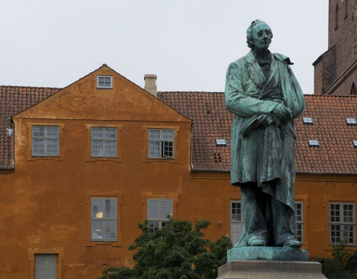 H.C. Andersen var født i Odense og selvfølgelig har byen op til flere statuer af den kendte dansker. Arkivfoto: Scanpix.
