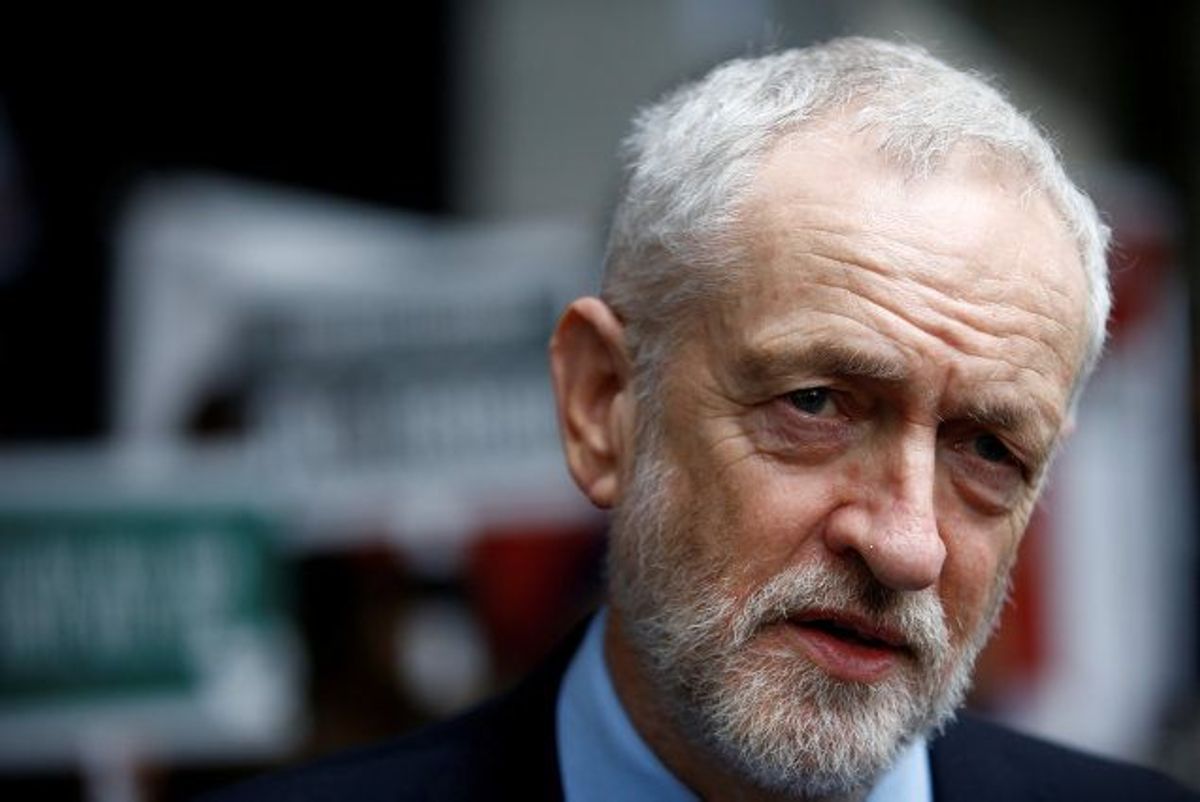 Den britiske oppositionsleder, Jeremy Corbyn fra arbejderpartiet Labour, siger, at han er “chokeret” over en video, hvor man ser britiske soldater skyde til mål efter et portræt af ham. Foto: Henry Nicholls/Reuters