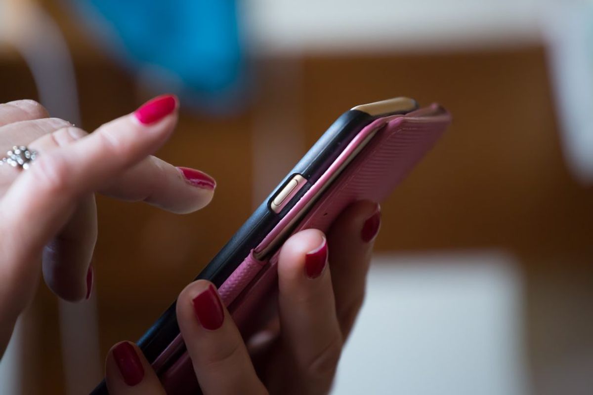 Lad være med at opdatere din telefon. Det kan den blive langsommere af – særligt hvis den er gammel. Foto: Colourbox