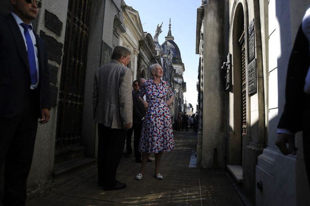 SPECIAL SCANPIX The Danish Queen Margarethe II visits the Recoleta Cemeter. There the queen visits the tomb of the famous Danish doctor Carlos Fürst. city of Buenos Aires on March 17, 2019.. (Foto: JAVIER GONZALEZ TOLEDO/Ritzau Scanpix)