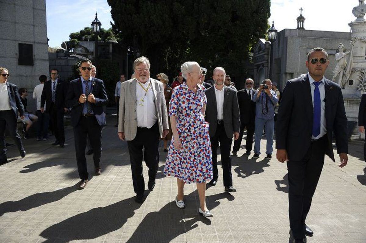 SPECIAL SCANPIX The Danish Queen Margarethe II visits the Recoleta Cemeter. There the queen visits the tomb of the famous Danish doctor Carlos Fürst. city of Buenos Aires on March 17, 2019.. (Foto: JAVIER GONZALEZ TOLEDO/Ritzau Scanpix)