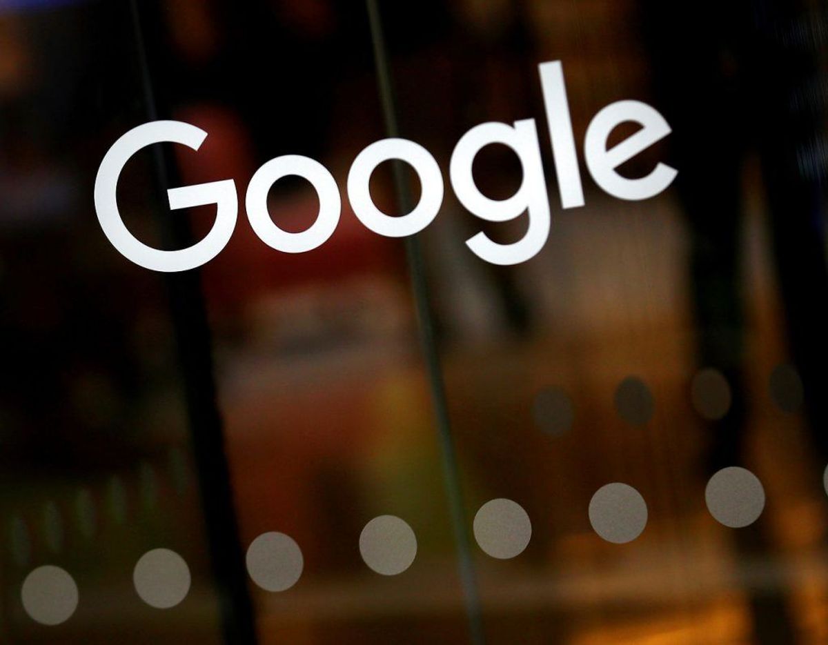 Er du aktiv af Googles tjenester, kan du forvente, at Google ved, ved du hedder, hvornår du har fødselsdag, og kender til dit køn. Google husker også, hvad du søger på, og hvor du har været med din telefon. Foto: Scanpix/Hannah McKay. KLIK VIDERE OG LÆS HVAD ORACLE ANKLAGER GOOGLE FOR OGSÅ AT VIDE.