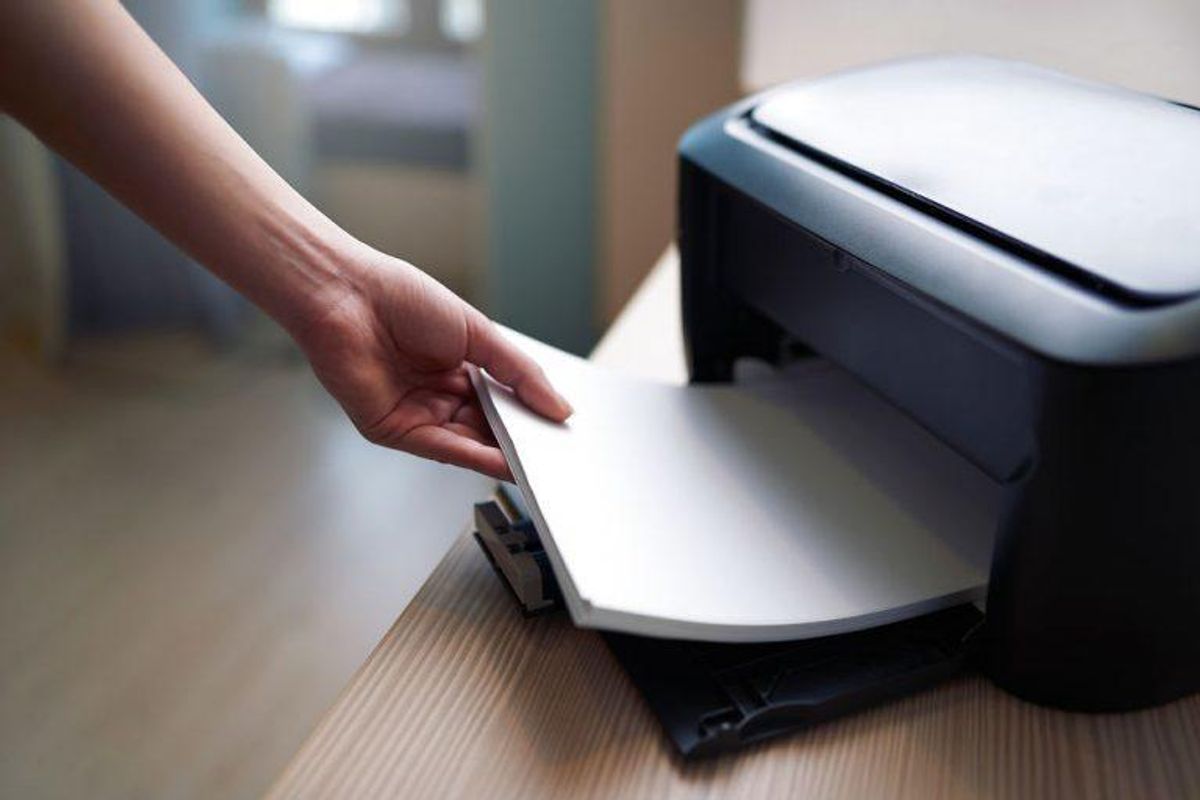 Når du opdager, at du er i klemme i en eller anden form for aftale, skal du gemme alt, du modtager i forbindelse med den dårlige handel. Kopier mails og print alt ud. Så har du fysiske eksempler, du kan bruge senere, hvis du opsøger hjælp. Foto: Scanpix.