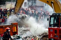 Vanvittigt bygningskollaps: Mindst 17 dræbt