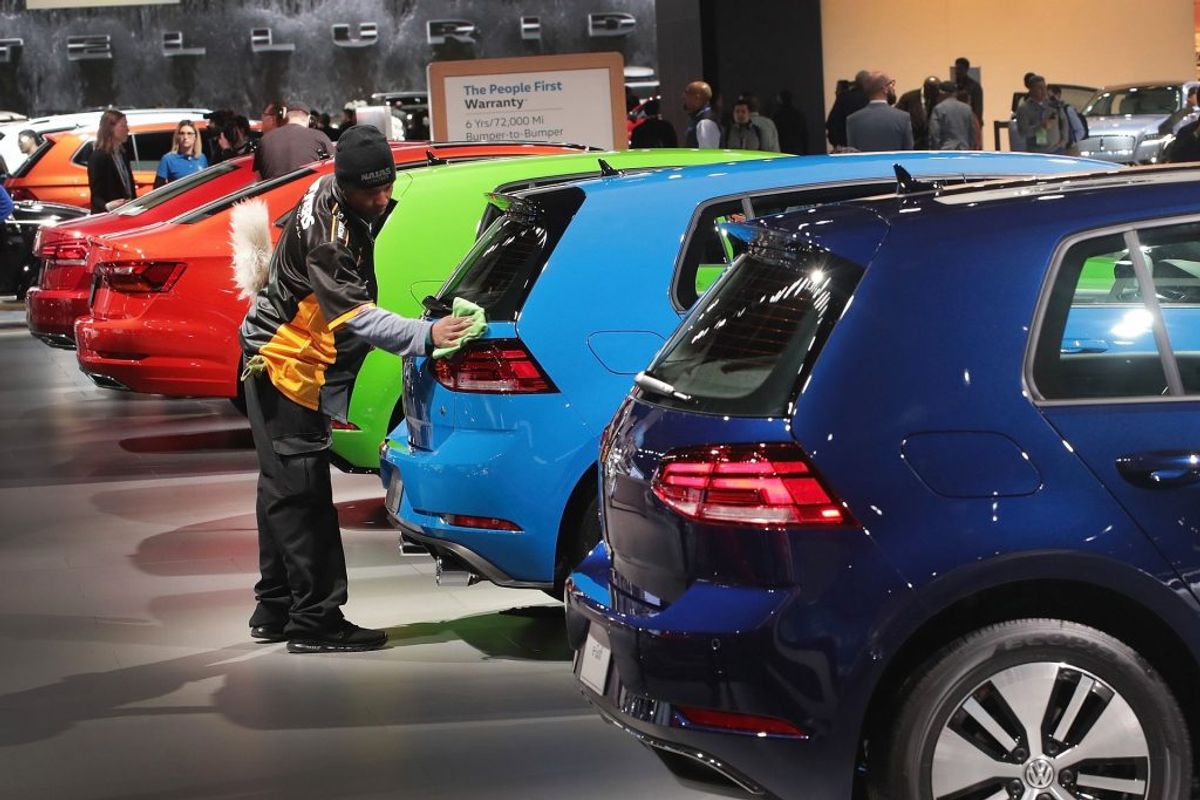 Det er et markant prishop, de danske biler får. KLIK VIDERE I GALLERIET OG SE EN RÆKKE EKSEMPLER FRA VW’S LAGERLISTE. (Foto: Scanpix)