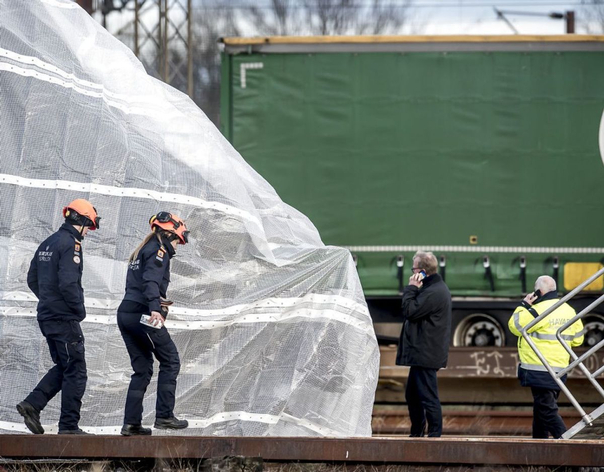 Otte personer blev dræbt, og 16 er kommet til skade i togulykken, hvor et passagertog blev ramt af dele fra et godstog på Storebæltsbroen. . (Foto: Mads Claus Rasmussen/Ritzau Scanpix)