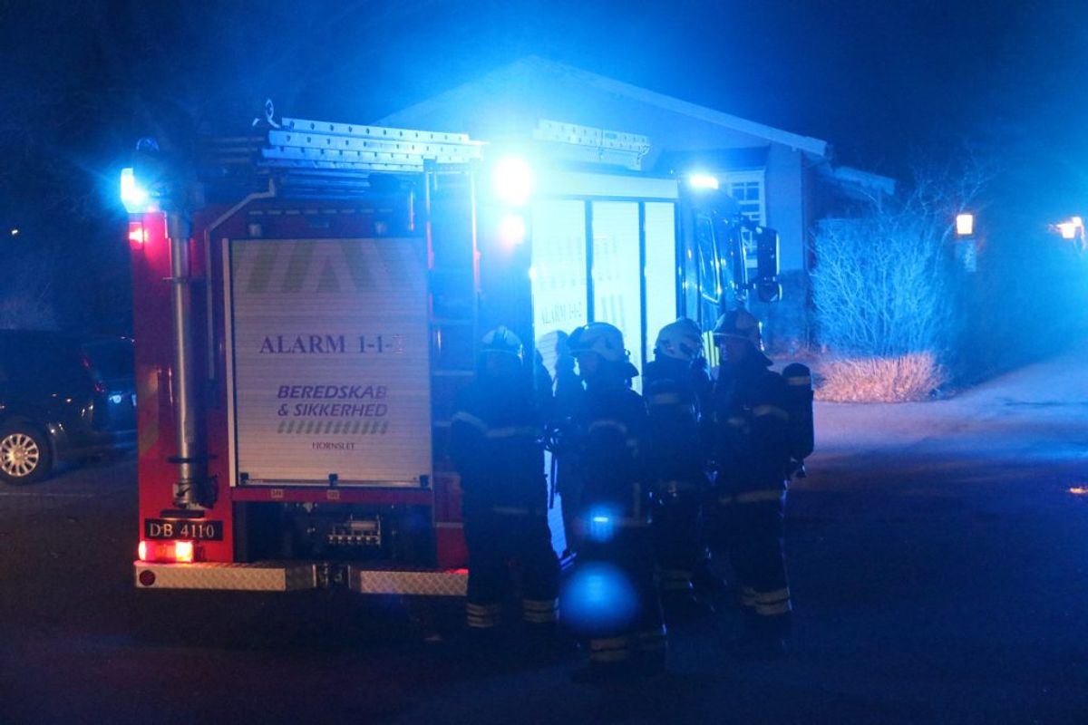 Der måtte iværksættes en større redningsaktion på kollegiet. KLIK FOR FLERE BILLEDER. (Foto: Øxenholt Foto)