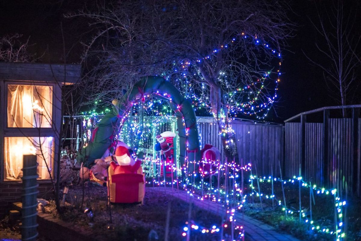 Jeppe Guldbrandsens hus er dækket med 250.000 dioder i Karise på Sydsjælland, tirsdag den 11. december 2018. KLIK VIDERE og se det imponerende julepynt. (Foto: Mads Claus Rasmussen/Ritzau Scanpix)