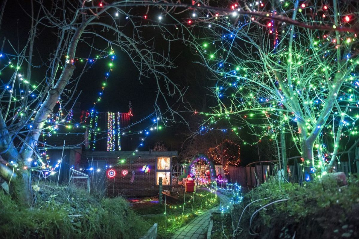 Jeppe Guldbrandsens hus er dækket med 250.000 dioder i Karise på Sydsjælland, tirsdag den 11. december 2018. KLIK VIDERE og se det imponerende julepynt. (Foto: Mads Claus Rasmussen/Ritzau Scanpix)