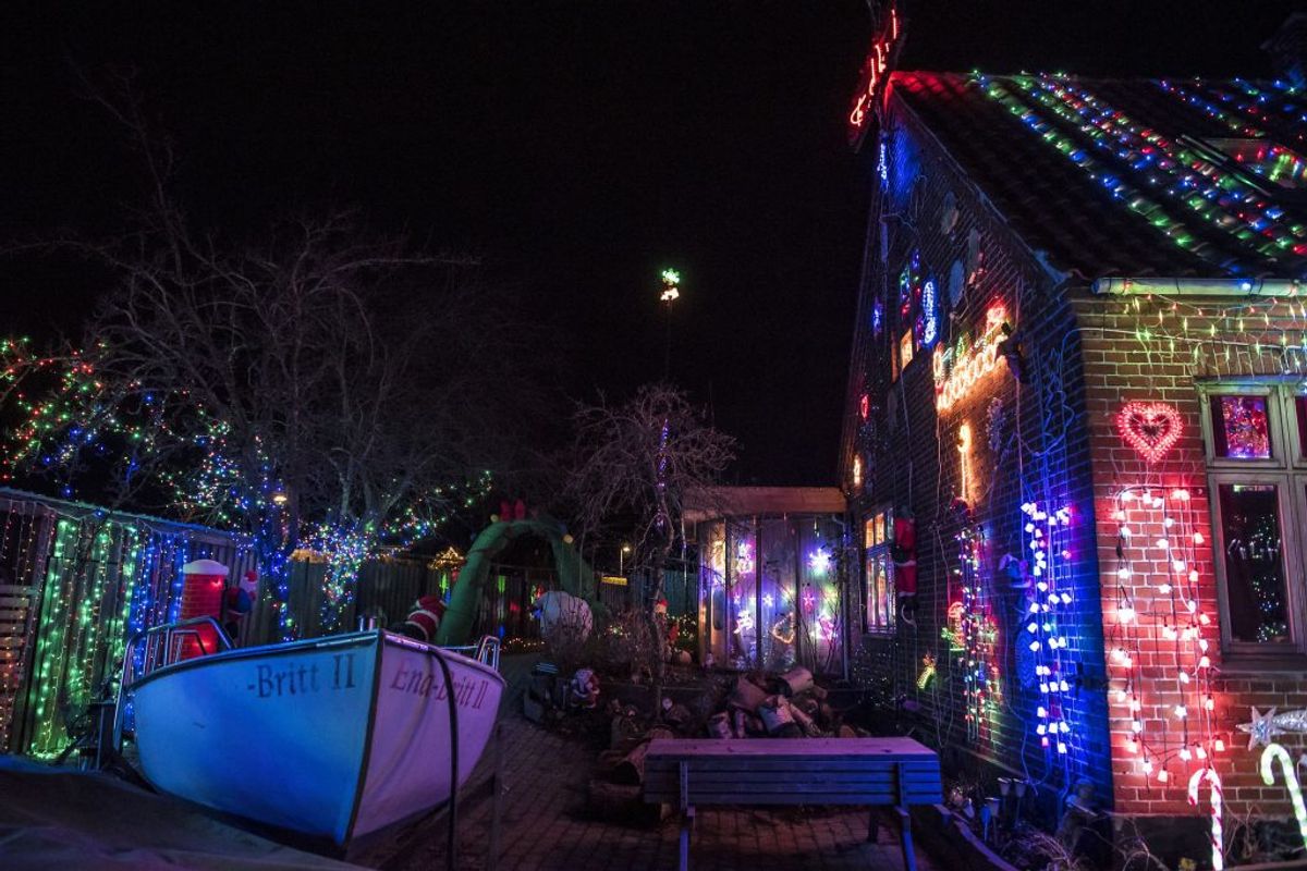 Jeppe Guldbrandsens hus er dækket med 250.000 dioder i Karise på Sydsjælland, tirsdag den 11. december 2018. KLIK VIDERE og se det imponerende julepynt. (Foto: Mads Claus Rasmussen/Ritzau Scanpix)