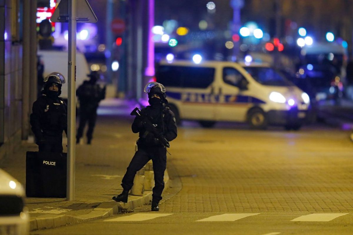 Politiet i Strasbourg har dræbt gerningsmanden bag terror-angrebet på et julemarked, der kostede flere menneskeliv. Foto: Vincent Kessler/Scanpix.