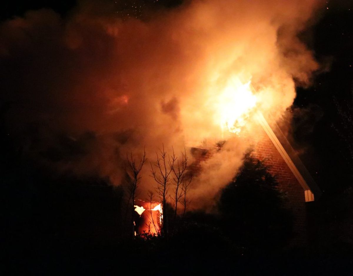 Alarmen lød tidligt om morgenen. Foto: Øxenholt Foto. KLIK VIDERE OG SE FLERE FOTOS.