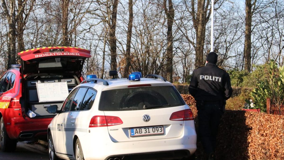 Efter en den voldsomme brand var der politi teknikere på stedet det meste af onsdag. Sagen undersøges stadig. Foto: Øxenholt Foto