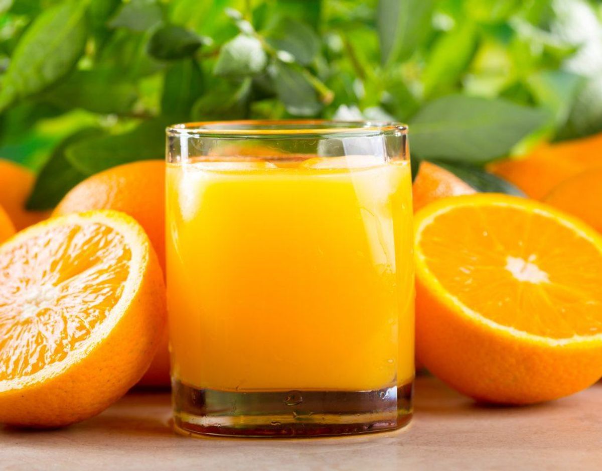 Juice er blandt de varer, der får mærket “bedst før,” hvilket betyder, at du skal undersøge fødevaren, når den overskrider datoen. Brug dine sanser, og ser fødevaren fin ud, er der ikke fare forbundet med at indtage den.