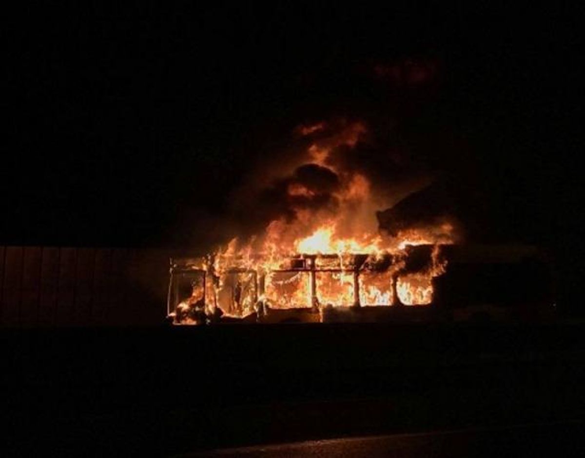 Ingen kom noget til, da bussen brændte. Foto: Presse-foto.dk