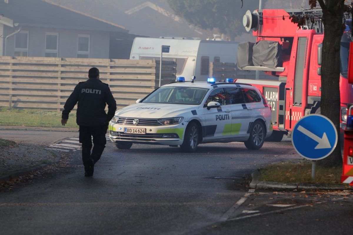 Brandvæsnet var massivt til stede for at slukke branden. (Foto: Presse-fotos.dk)