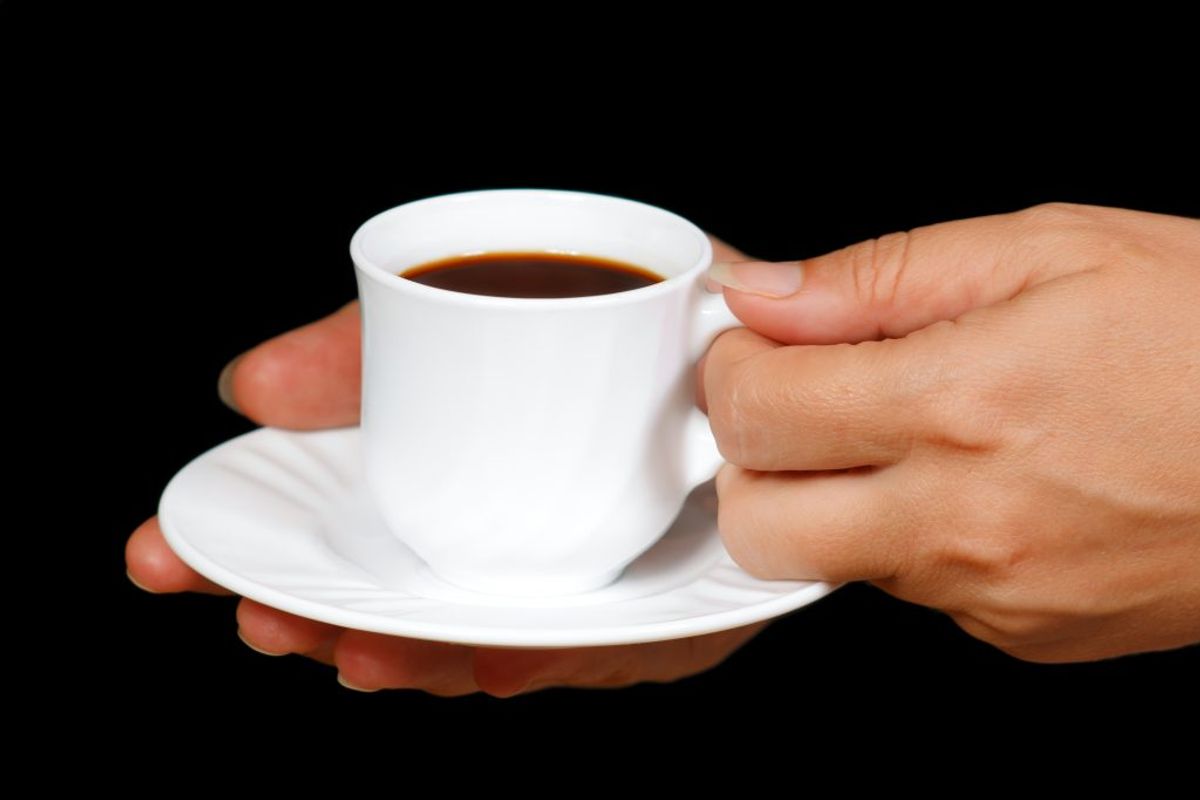Som tommelfingerregel kan man gå ud fra, at en kop pulverkaffe af gennemsnitlig størrelse indeholder cirka 65 milligram koffein.